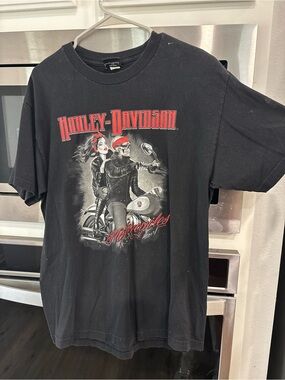 Harley‑Davidson Black Short‑Sleeve Crew Neck Tee with Red Logo and Graphic